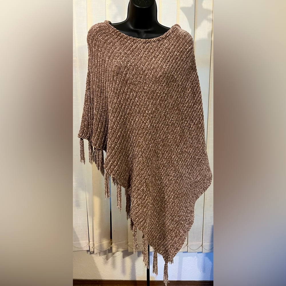 Odiva Brown / Light Brown Asymmetrical Fringe Sweater Poncho OS